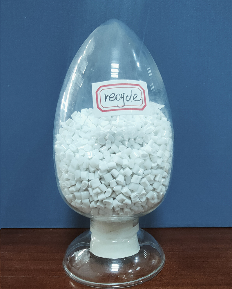 Hoe beïnvloedt de intrinsieke viscositeit van polyesterchips de vezelproductie?